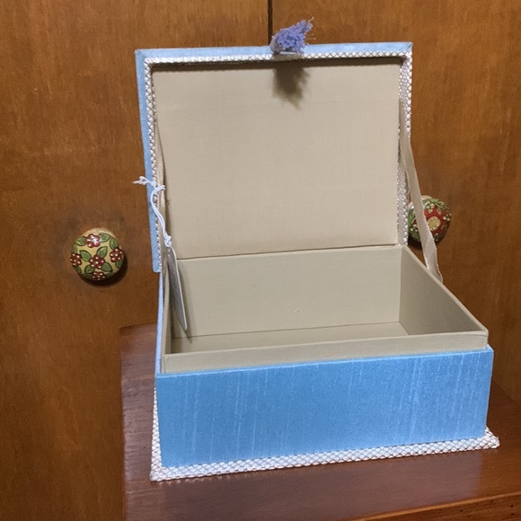 DAISY FUENTES - Gorgeous Blue Jeweled Jewelry Box - Picture 5 of 16